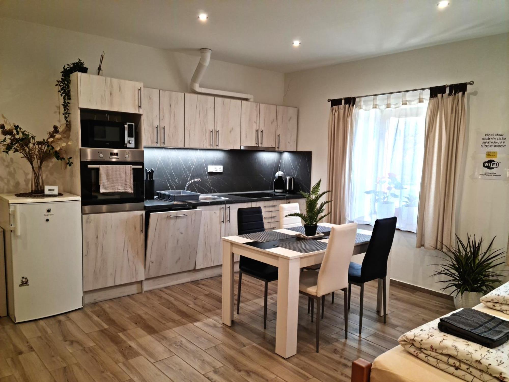 Apartmany Zirec Dvůr Králové nad Labem Exterior foto